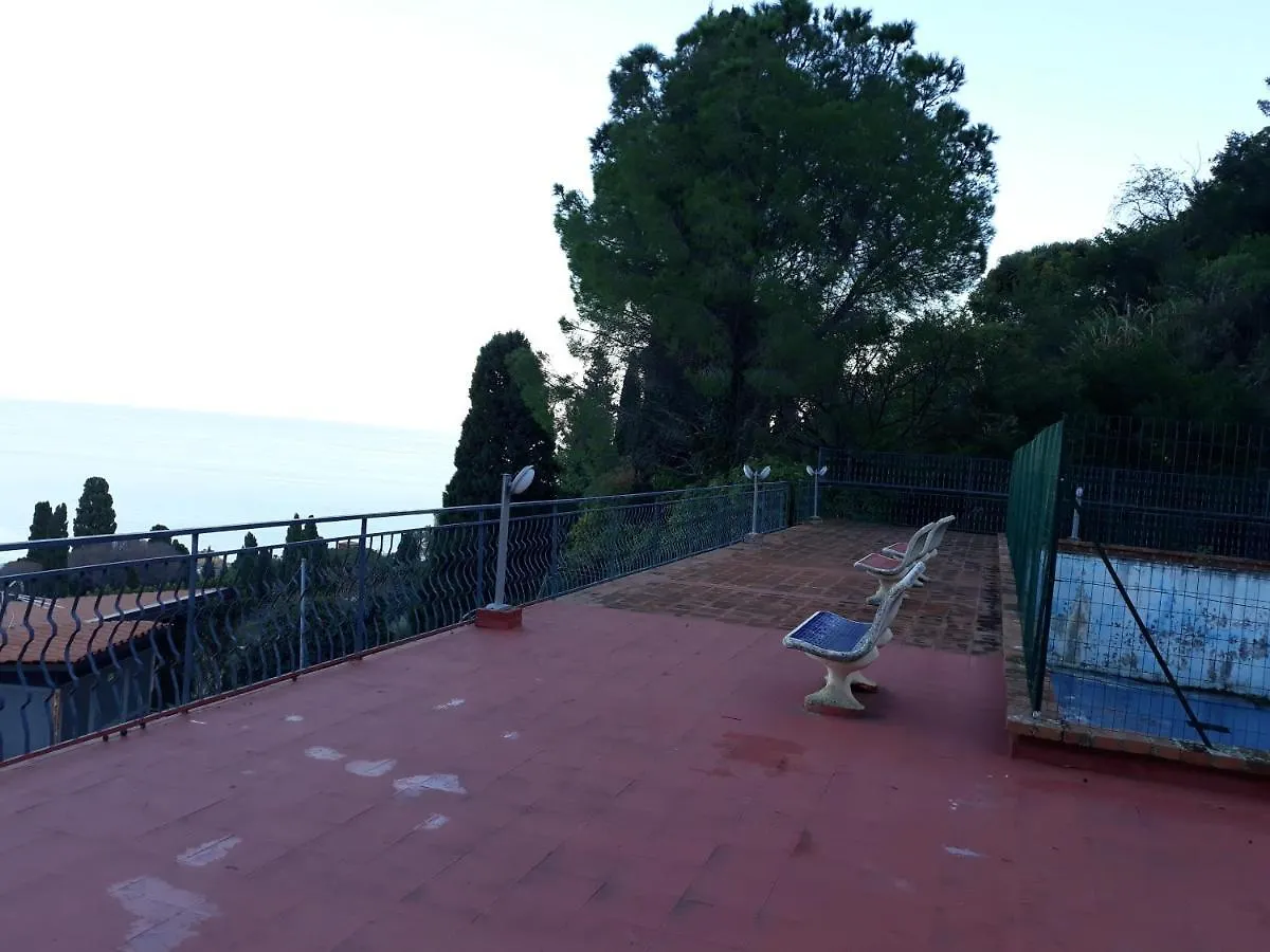 F&L A Taormina Apartment