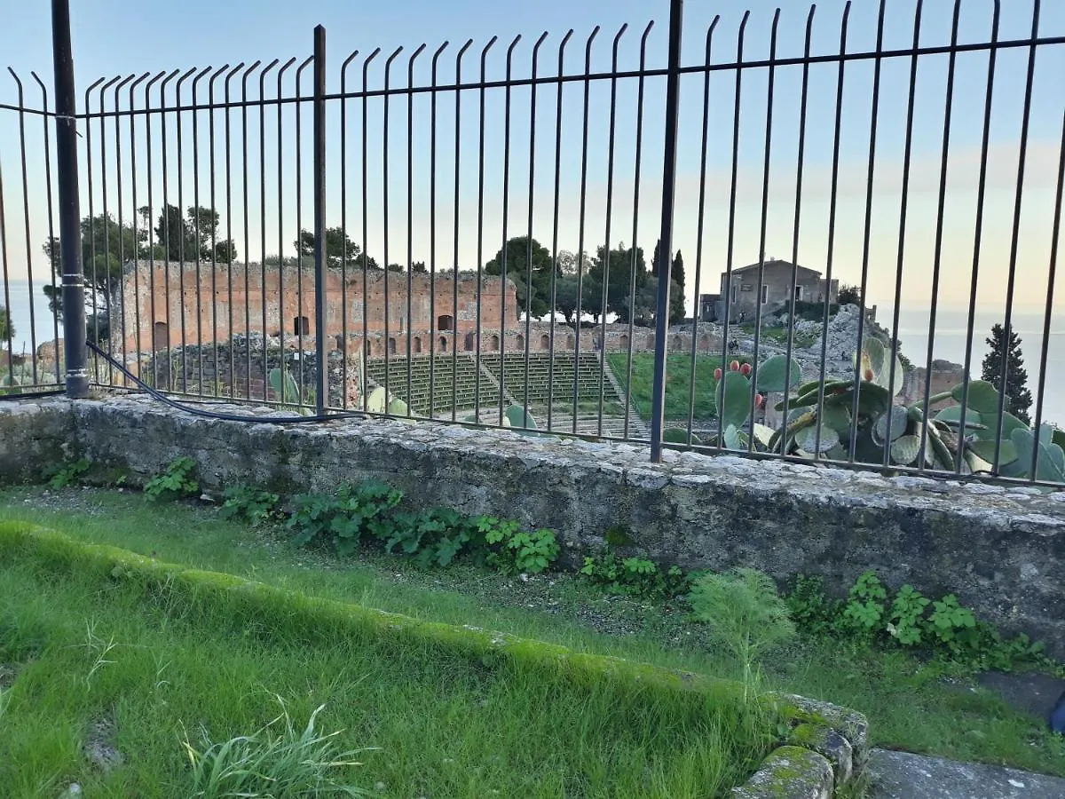 F&L A Taormina Apartment Italy