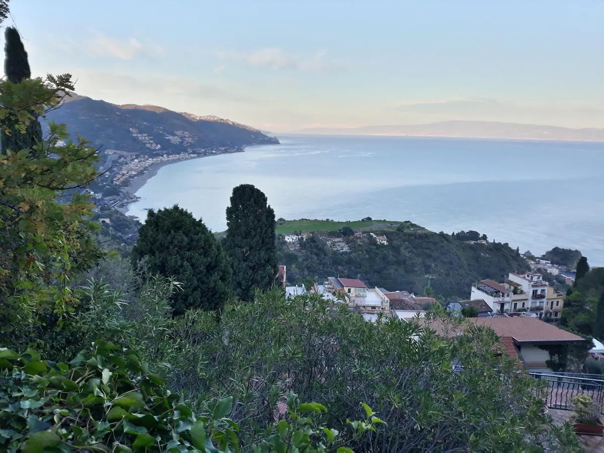 F&L A Taormina Lägenhet